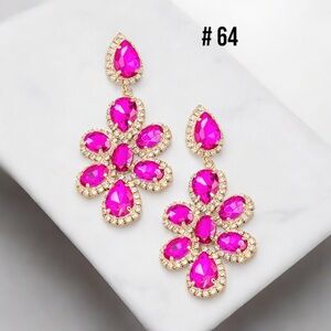🩷🆕🩷Bling Pink Chandelier Earrings